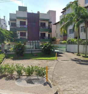 Apto próximo à praia 120 mts condominio Rio Vermelho - 3 quartos 8 hóspedes